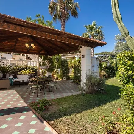 Elide With Private Pool Massa Lubrense