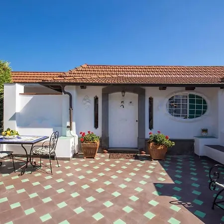فيلة Elide With Private Pool ماسّا لوبْرينسِ